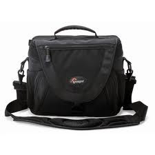 Сумка для цифрового фотоапарату Lowepro Nova Black AW