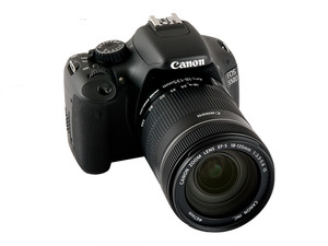 Дзеркальний фотоапарат Canon EOS 550D KIT 18-135MM (4463B011)